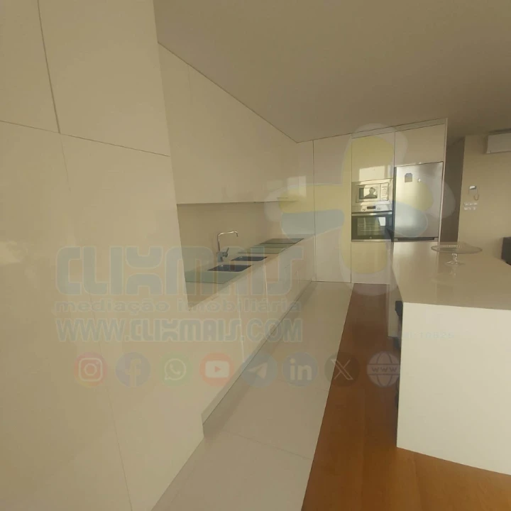 Apartamento T3 para Arrendamento em Nogueira, Fraião e Lamaçães Foto 12