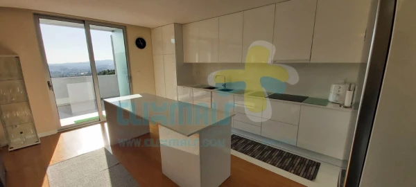 Apartamento T3 para Arrendamento em Nogueira, Fraião e Lamaçães