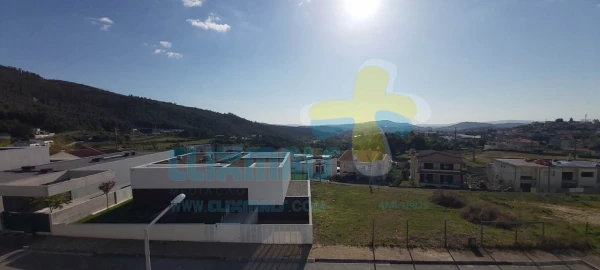 Apartamento T3 para Arrendamento em Nogueira, Fraião e Lamaçães