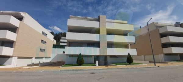 Apartamento T3 para Arrendamento em Nogueira, Fraião e Lamaçães