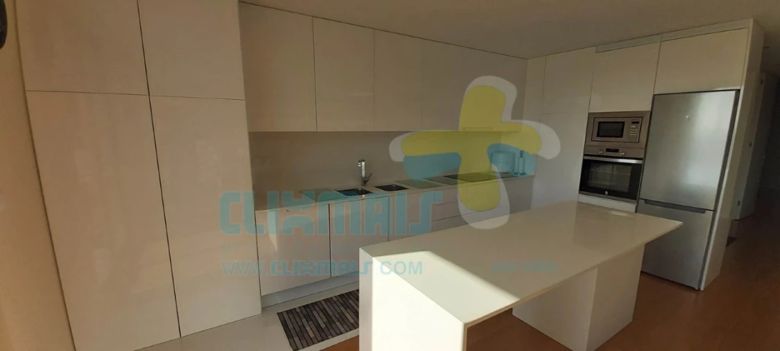 Apartamento T3 para Arrendamento em Nogueira, Fraião e Lamaçães Foto 4
