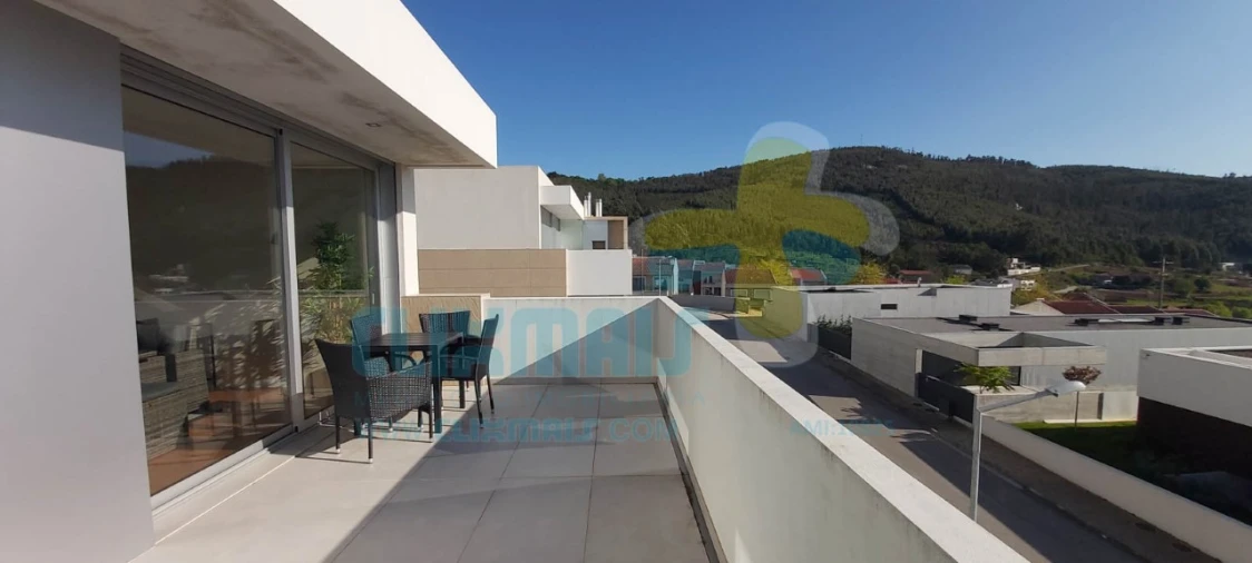 Apartamento T3 para Arrendamento em Nogueira, Fraião e Lamaçães Foto 11