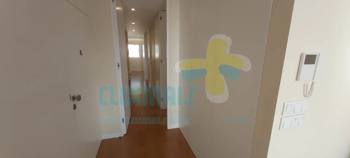 Apartamento T3 para Arrendamento em Nogueira, Fraião e Lamaçães Foto 18