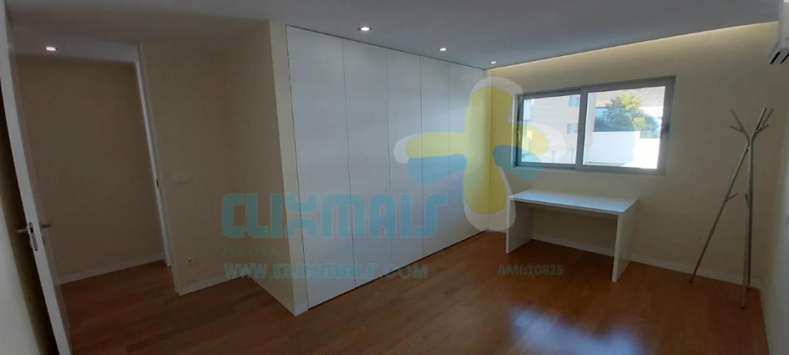 Apartamento T3 para Arrendamento em Nogueira, Fraião e Lamaçães Foto 32