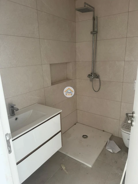 Apartamento T3 para Venda em Currelos, Papízios e Sobral