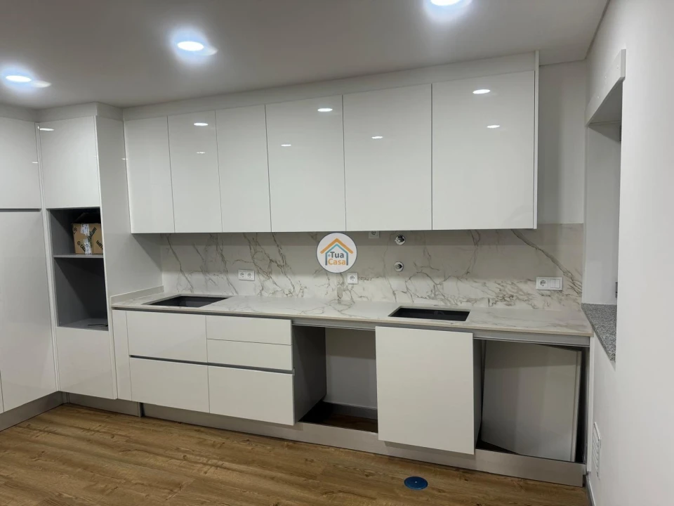 Apartamento T3 para Venda em Currelos, Papízios e Sobral Foto 1