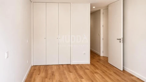 Apartamento T2 para Venda em Santa Maria da Feira, Travanca, Sanfins e Espargo