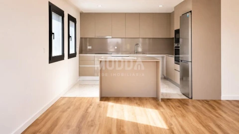 Apartamento T2 para Venda em Santa Maria da Feira, Travanca, Sanfins e Espargo