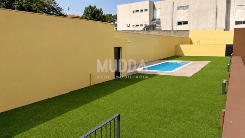 Apartamento T2 para Venda em Santa Maria da Feira, Travanca, Sanfins e Espargo