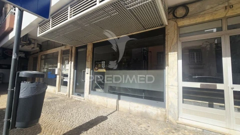 Loja para Arrendamento em Portimão