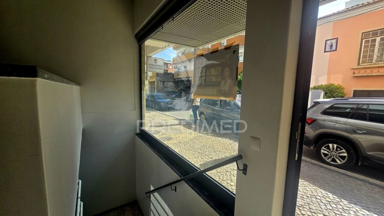 Loja para Arrendamento em Portimão Foto 2