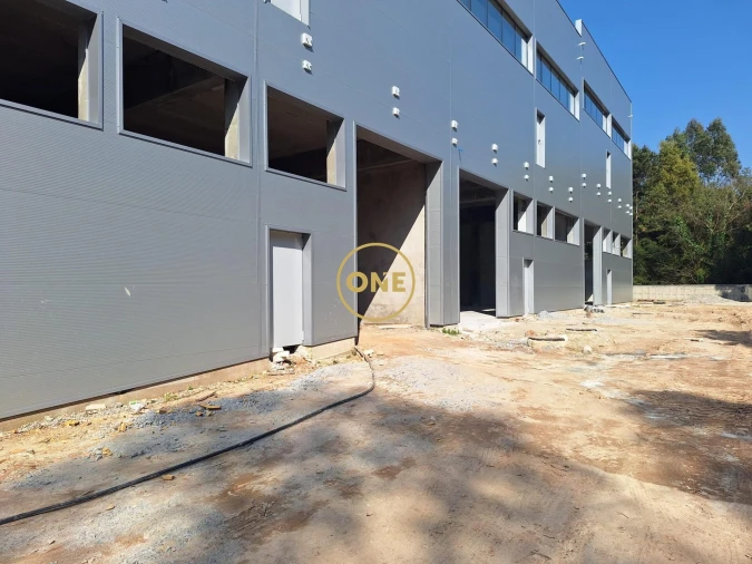 Armazém para Venda em Vilarinho das Cambas Foto 13