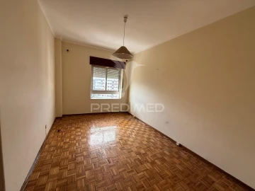 Apartamento T3 para Venda em Póvoa de Santa Iria e Forte da Casa