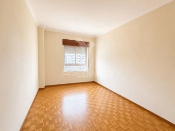 Apartamento T3 para Venda em Póvoa de Santa Iria e Forte da Casa