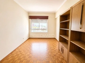 Apartamento T3 para Venda em Póvoa de Santa Iria e Forte da Casa