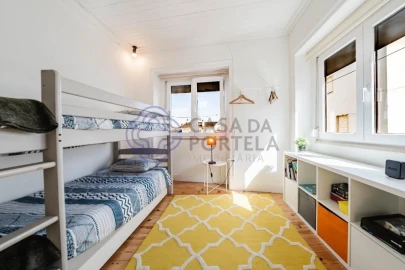 Moradia T4 para Venda em Peral