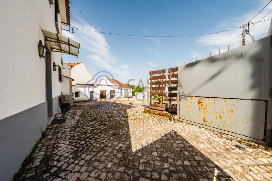 Moradia T4 para Venda em Peral Foto 4