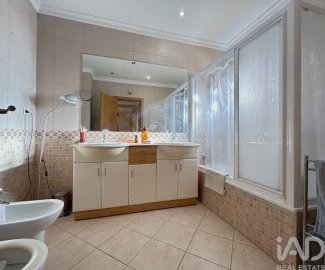 Apartamento T4 para Venda em Faro (Sé e São Pedro)