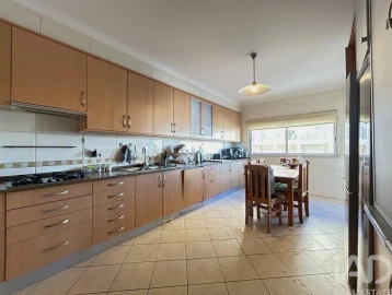 Apartamento T4 para Venda em Faro (Sé e São Pedro)