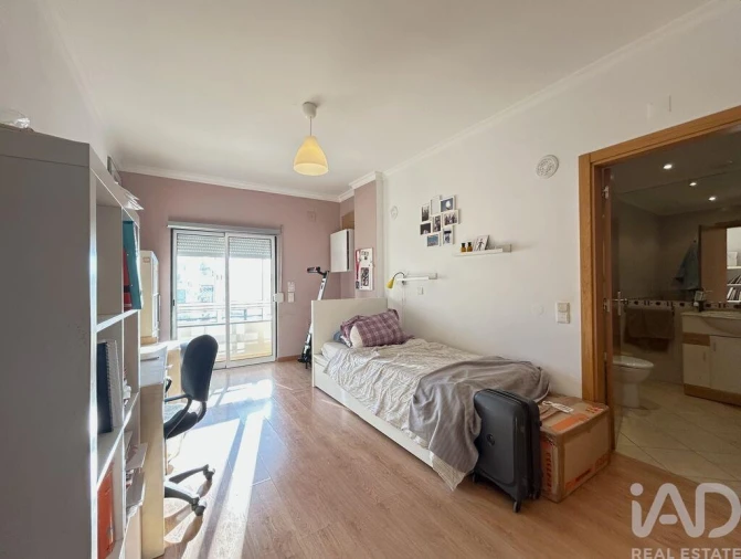 Apartamento T4 para Venda em Faro (Sé e São Pedro) Foto 16