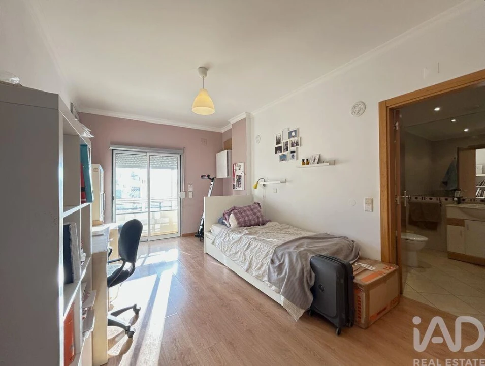 Apartamento T4 para Venda em Faro (Sé e São Pedro) Foto 16