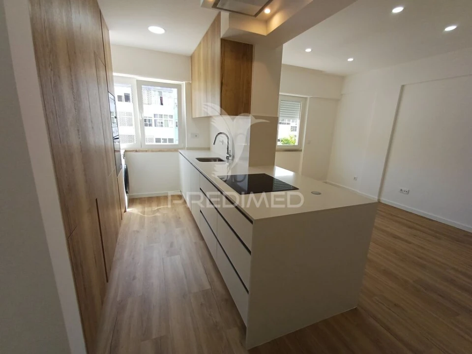 Apartamento T1 para Venda em Seixal, Arrentela e Aldeia de Paio Pires Foto 1