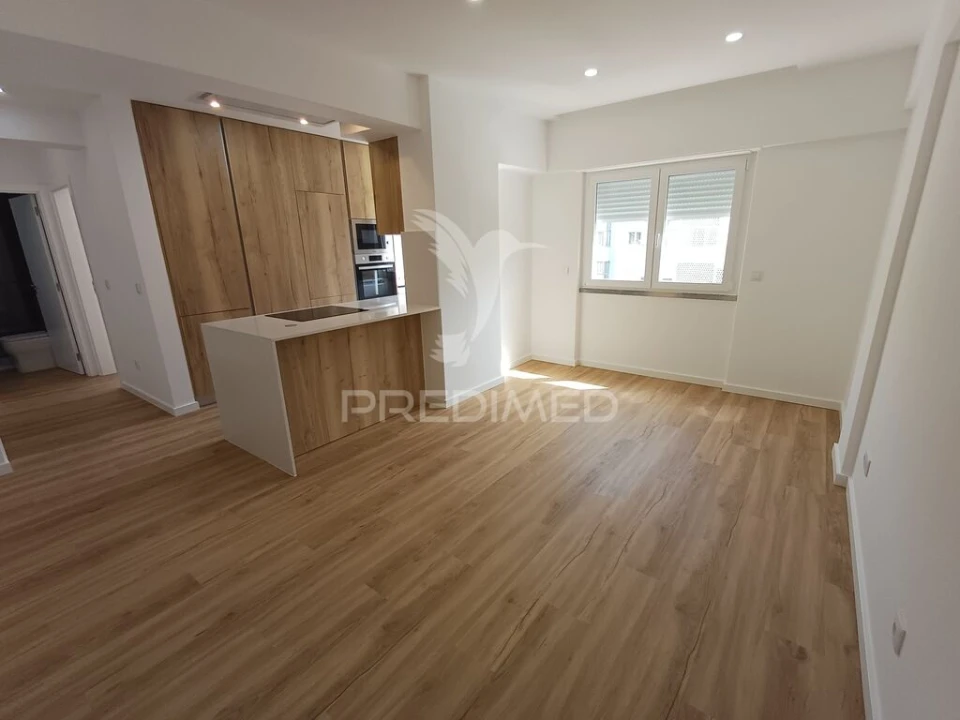 Apartamento T1 para Venda em Seixal, Arrentela e Aldeia de Paio Pires Foto 2