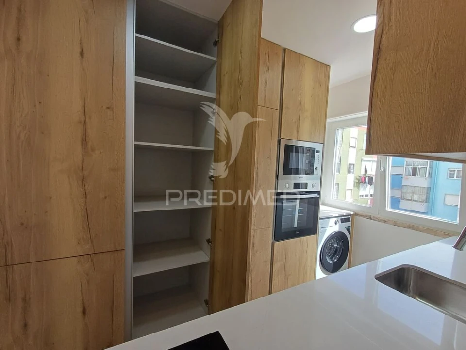 Apartamento T1 para Venda em Seixal, Arrentela e Aldeia de Paio Pires Foto 9