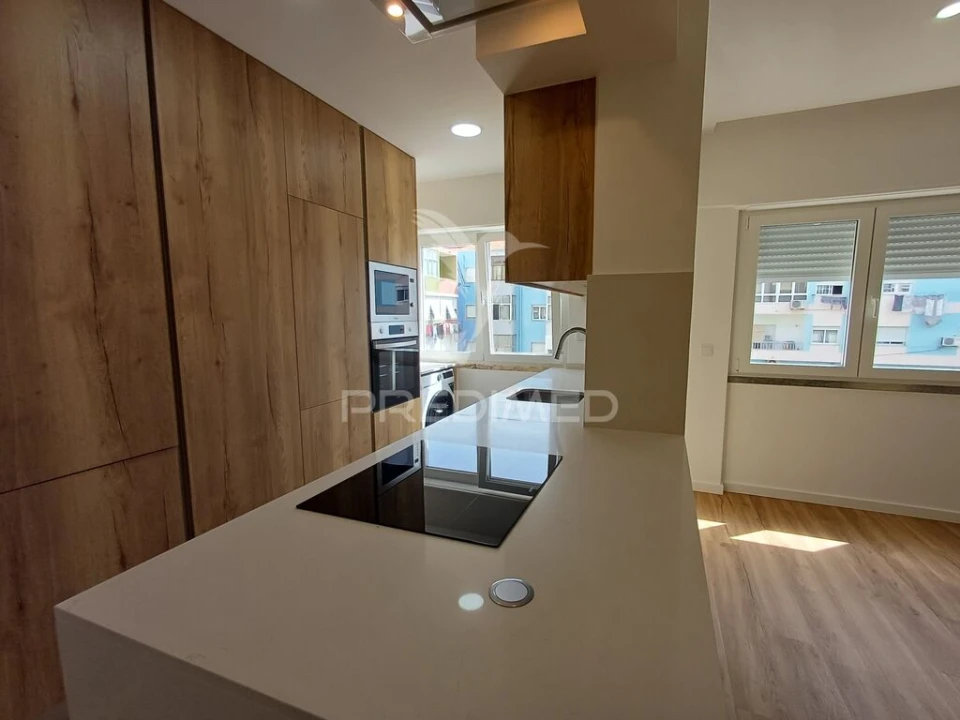 Apartamento T1 para Venda em Seixal, Arrentela e Aldeia de Paio Pires Foto 6