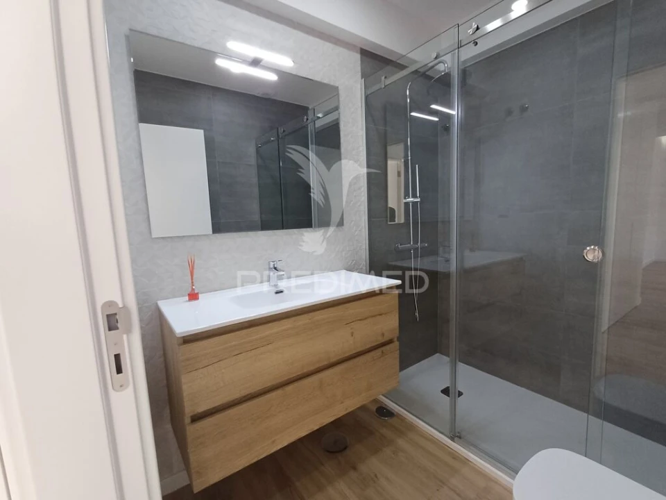 Apartamento T1 para Venda em Seixal, Arrentela e Aldeia de Paio Pires Foto 17