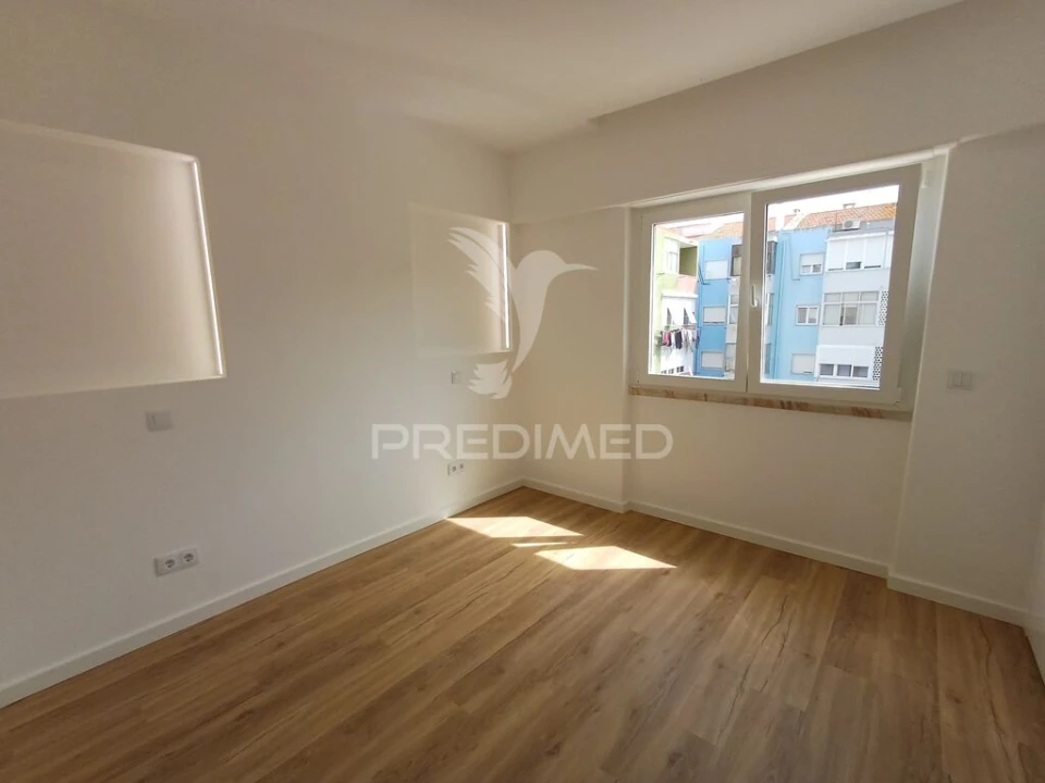 Apartamento T1 para Venda em Seixal, Arrentela e Aldeia de Paio Pires Foto 18