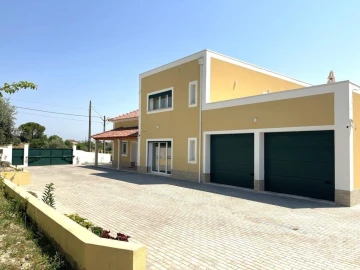 Moradia T5 para Venda em São Pedro de Tomar