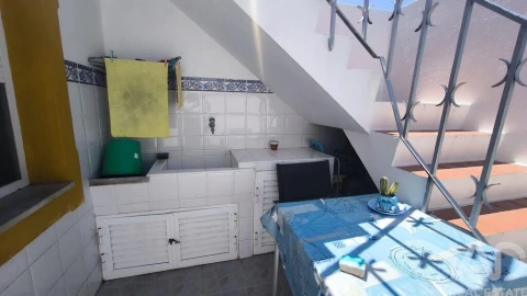 Moradia T5 para Venda em Moncarapacho e Fuseta