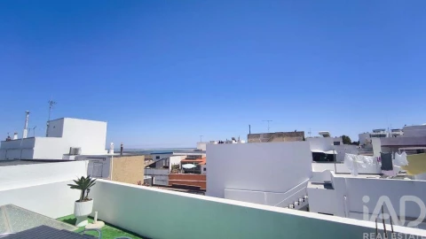 Moradia T5 para Venda em Moncarapacho e Fuseta