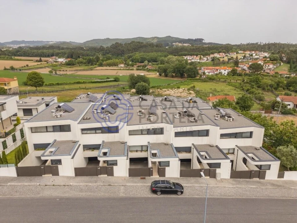 Moradia T3 para Venda em Vila Nova de Famalicão e Calendário Foto 1