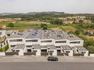 Moradia T3 para Venda em Vila Nova de Famalicão e Calendário