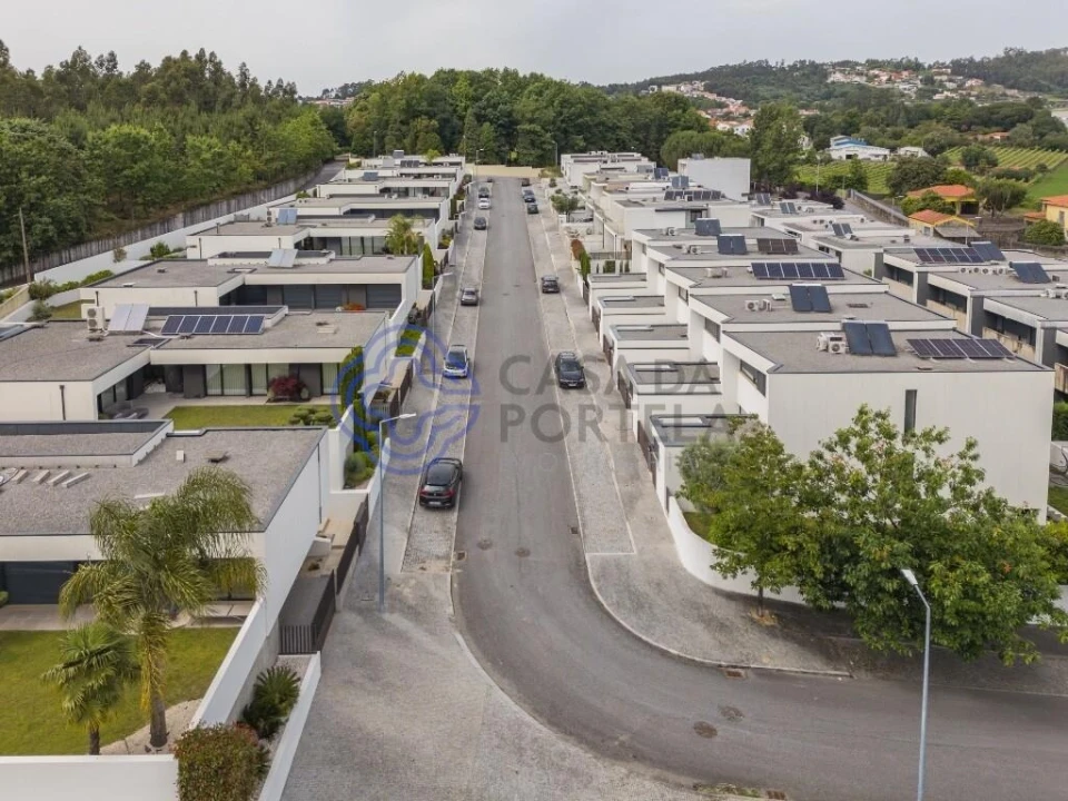 Moradia T3 para Venda em Vila Nova de Famalicão e Calendário Foto 2