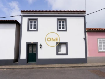 Moradia T1 para Venda em Arrifes