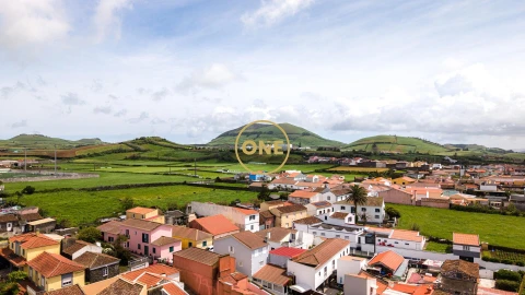 Moradia T1 para Venda em Arrifes