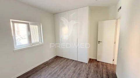 Apartamento T2 para Venda em Bensafrim e Barão de São João