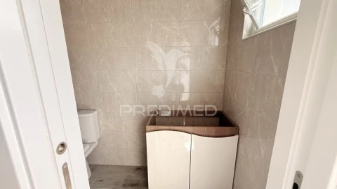 Apartamento T2 para Venda em Bensafrim e Barão de São João