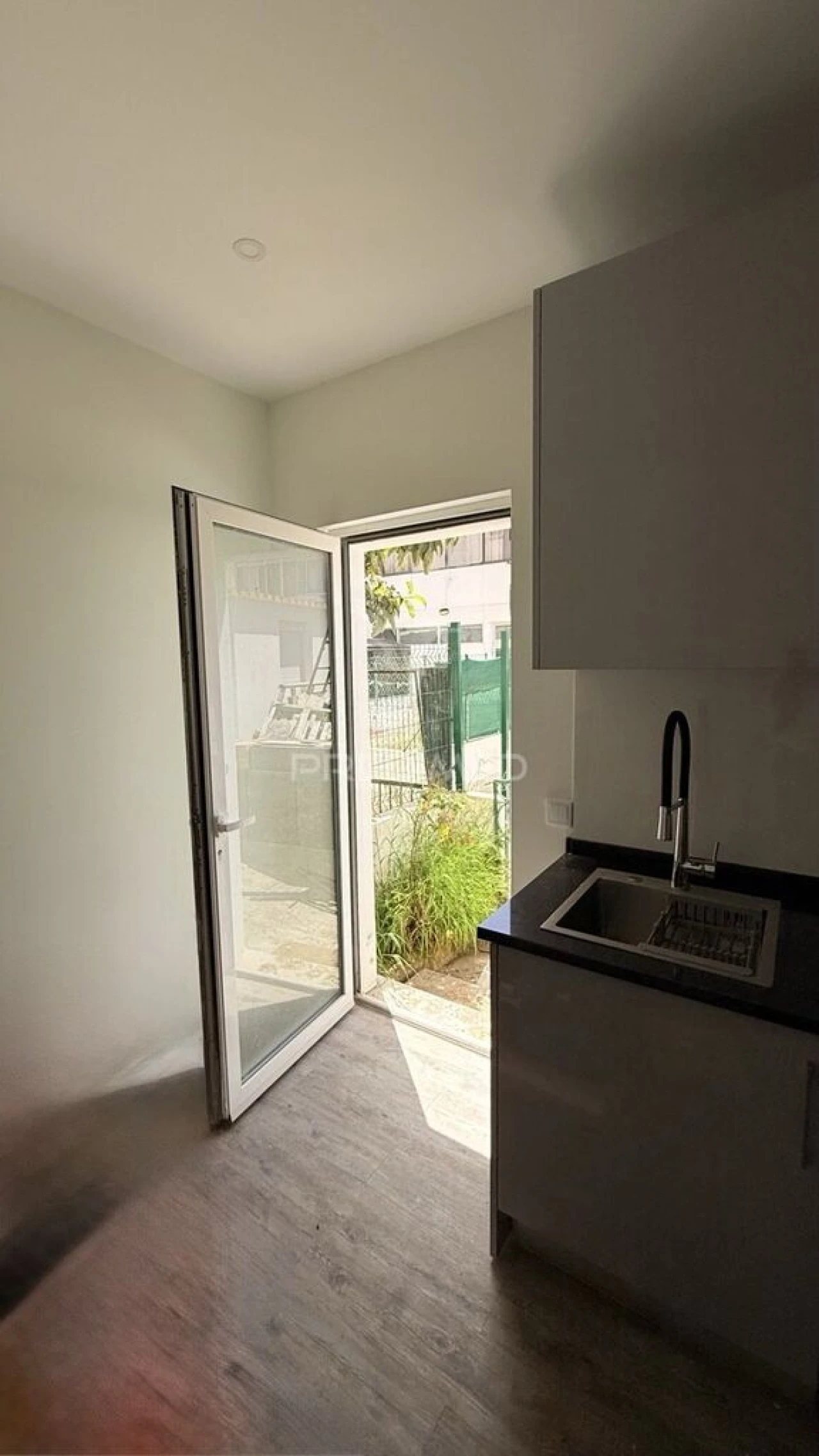 Apartamento T2 para Venda em Bensafrim e Barão de São João Foto 3