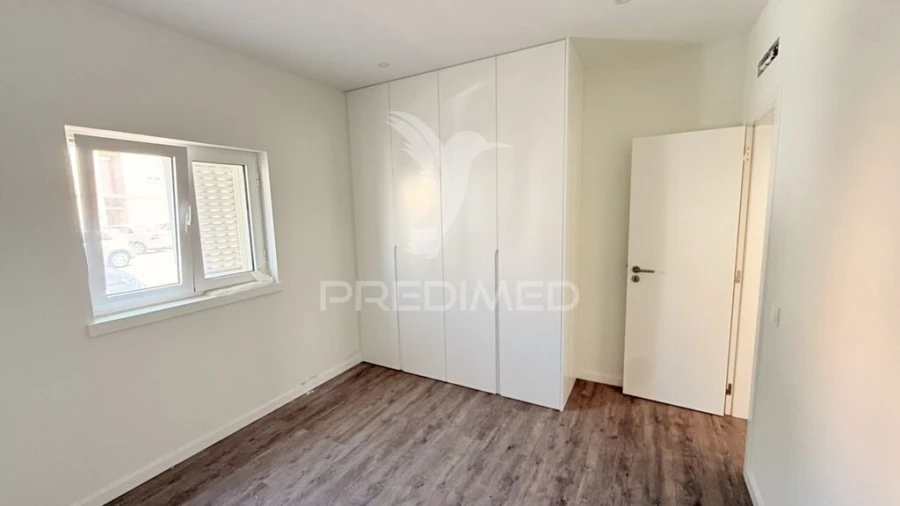 Apartamento T2 para Venda em Bensafrim e Barão de São João Foto 11