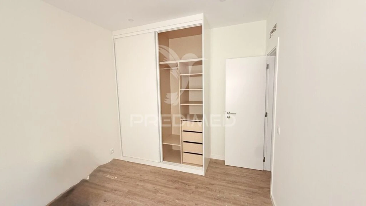Apartamento T2 para Venda em Bensafrim e Barão de São João Foto 10