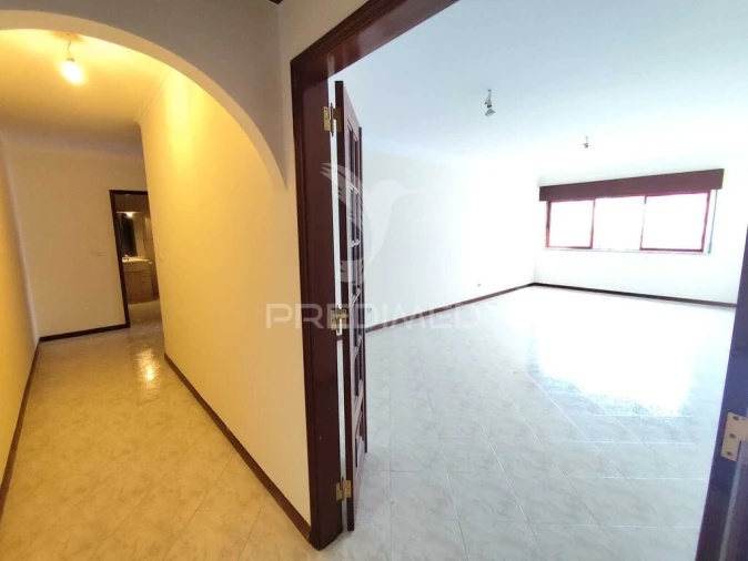 Apartamento T2 para Venda em Algueirão-Mem Martins Foto 12