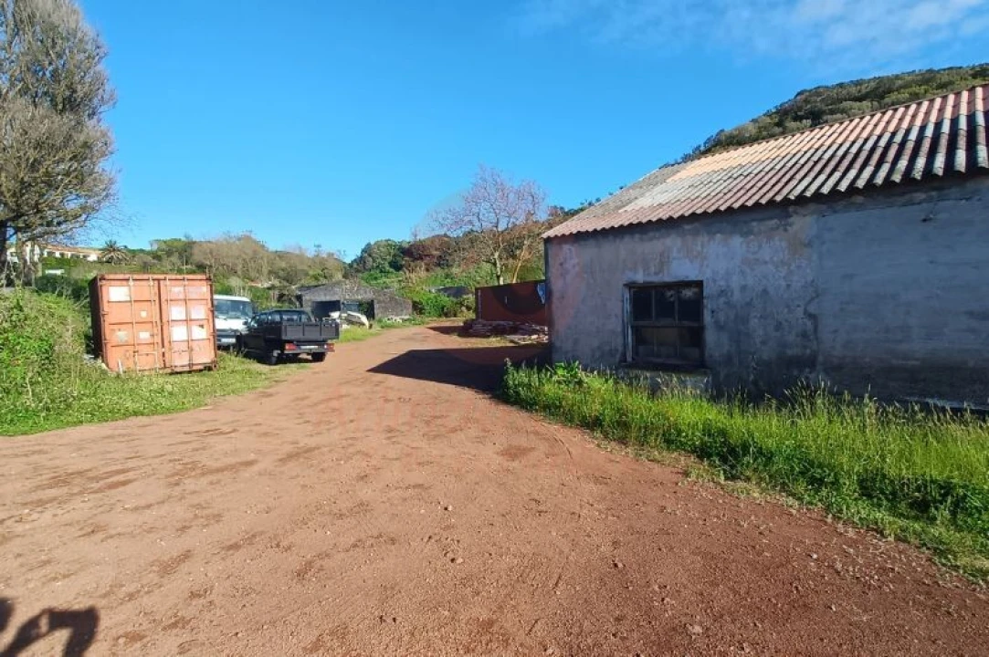 Armazém para Venda em Velas (São Jorge) Foto 11