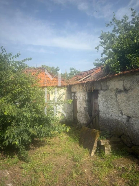 Terreno para Venda em Vila Caiz