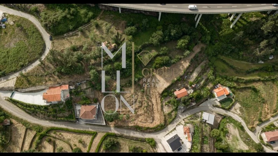 Terreno para Venda em Vila Caiz