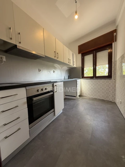 Apartamento T2 para Venda em Romeira e Várzea