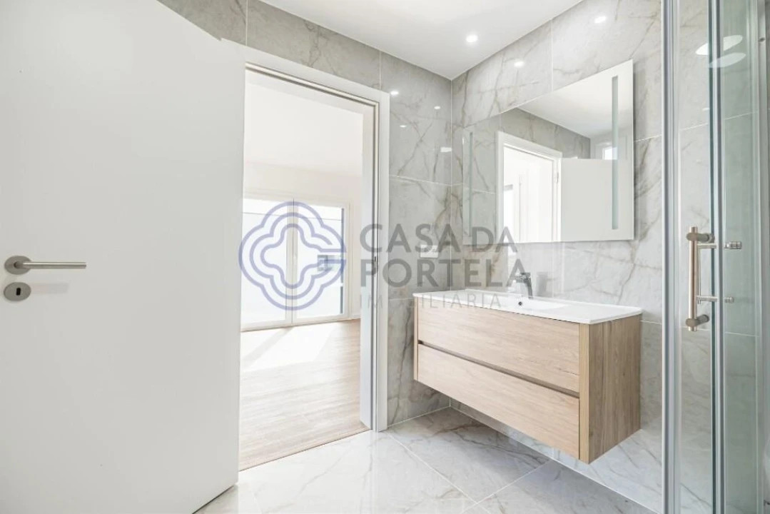 Moradia T4 para Venda em São Pedro da Cadeira Foto 34